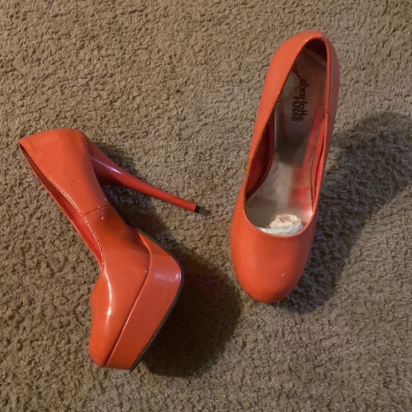 Charlotte Russe woman’s heels size 8 - Picture 3 of 4